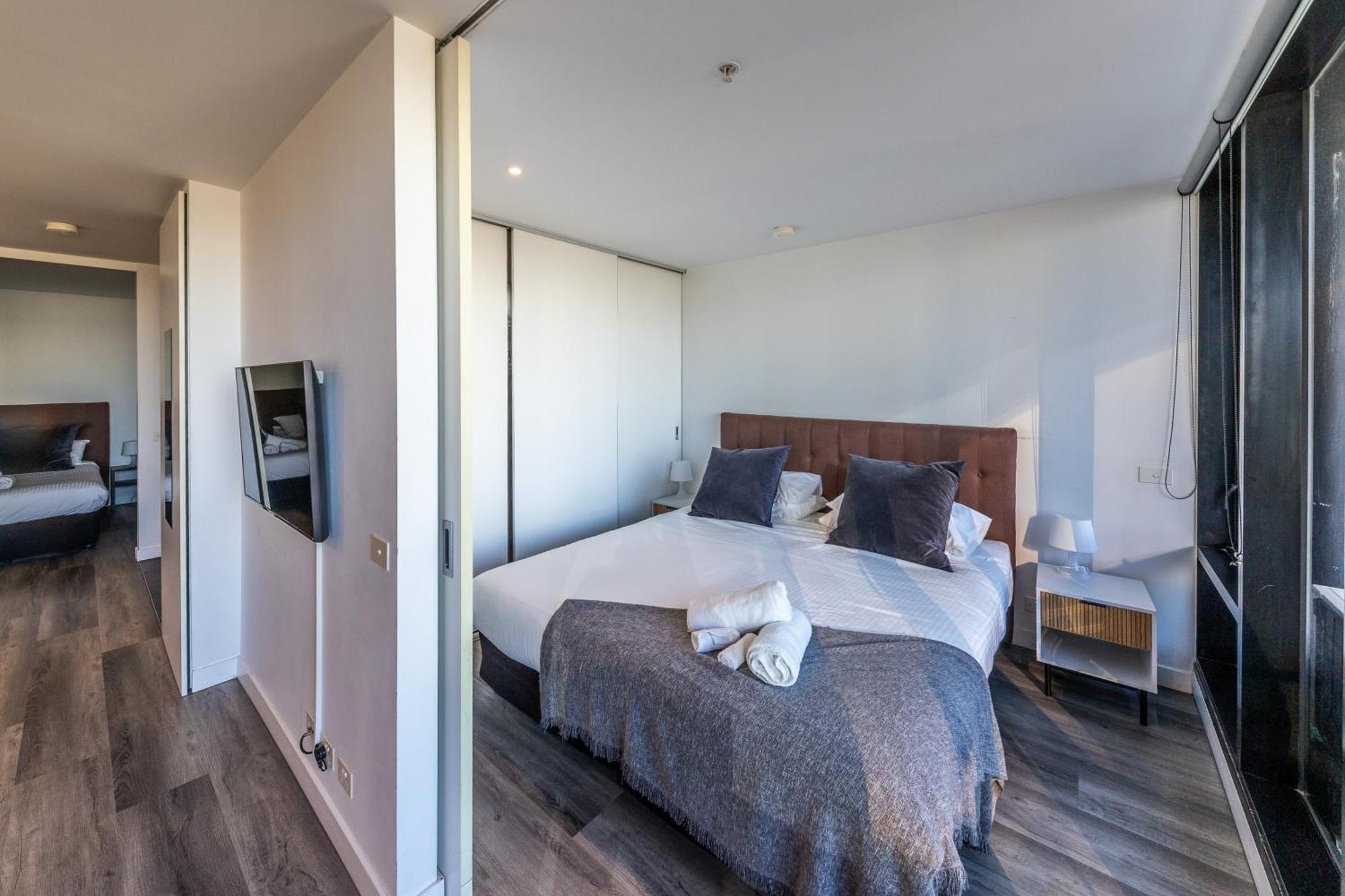 Aura2107, 2 Bedroom Apartment With Balcony, Stunning Yarra River And City Views Melbourne Bagian luar foto